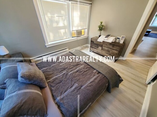 Building Photo - 1 Bedroom Apartment in Westport-Available ...