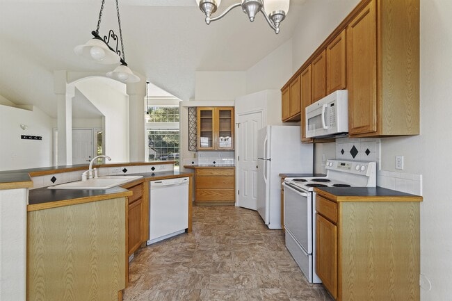 Building Photo - 7646 Cypress Ln
