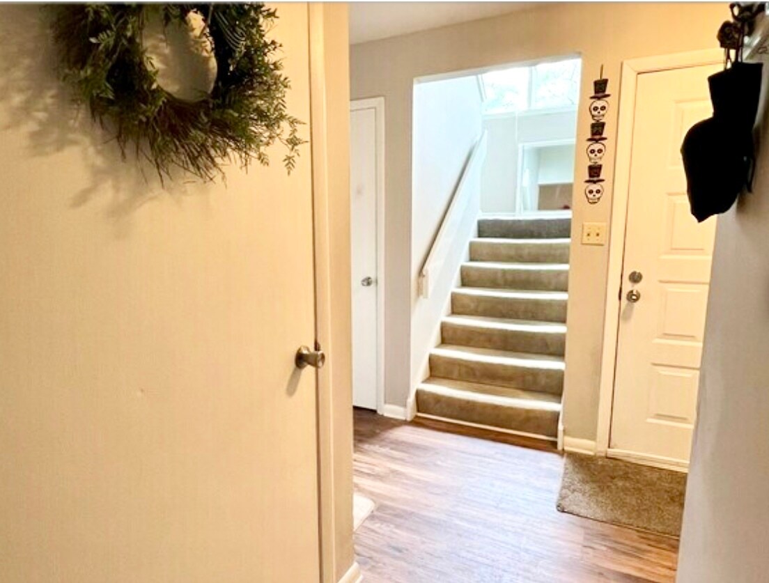 Lower stairs from the entry area (all areas have been freshly painted) - 334 Shenandoah Cir