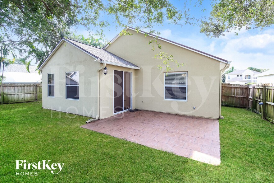 Building Photo - 946 Riviera Point Dr