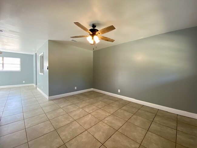 Building Photo - Newly Renovated 3 Bedroom 1.5 Bath Home in...