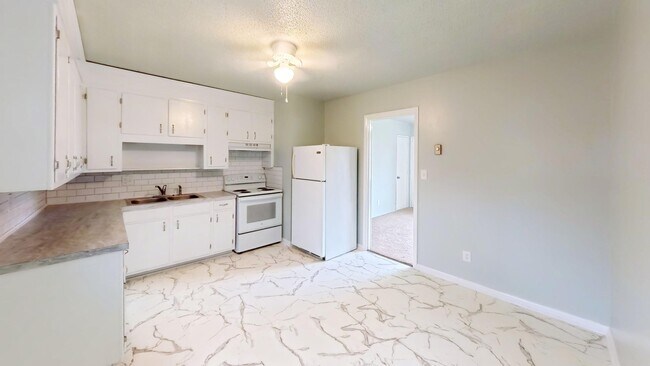 Building Photo - 3695 Weyland Dr