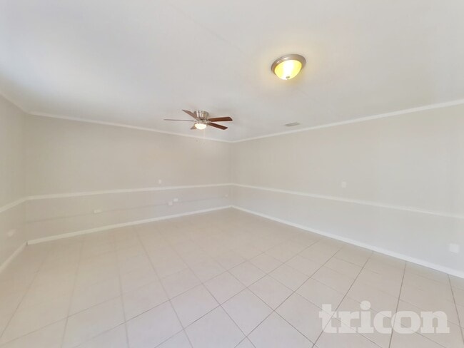 Building Photo - 6320 Moog Rd