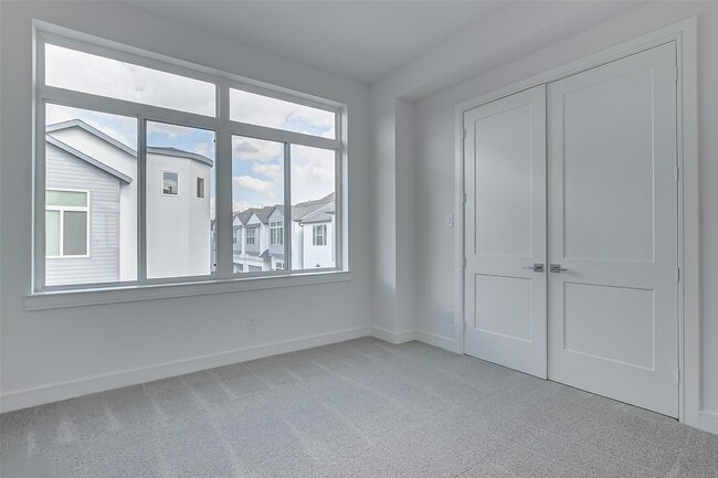 Building Photo - 8926 Spring Knoll Forest Dr