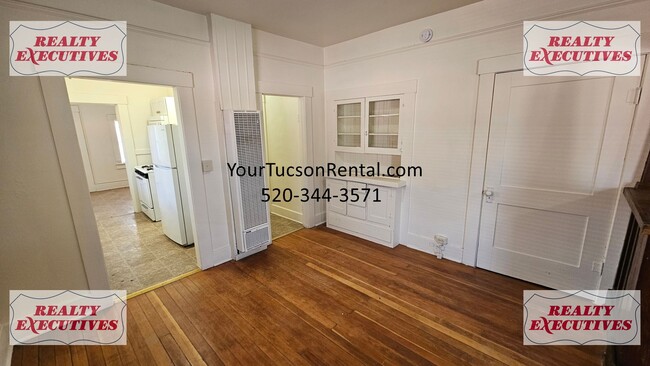 Building Photo - 8th Street and Euclid - 1 bedroom 1 bath r...