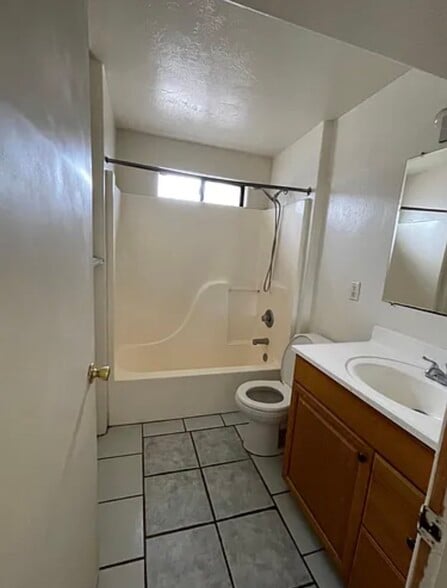 Building Photo - 940 N Palo Verde Blvd