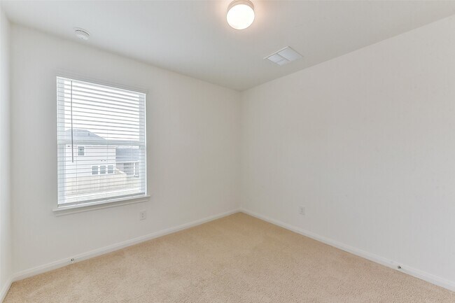 Building Photo - 3906 Sugardale St