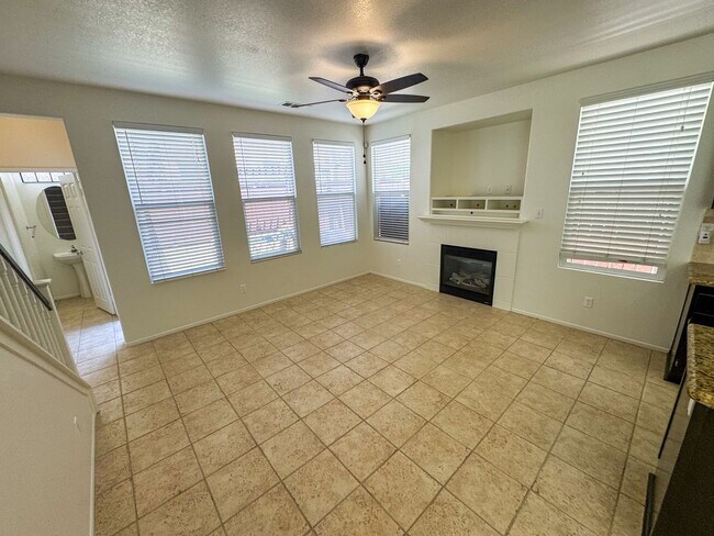 Building Photo - 4 Bedroom home available for Lease in Cent...
