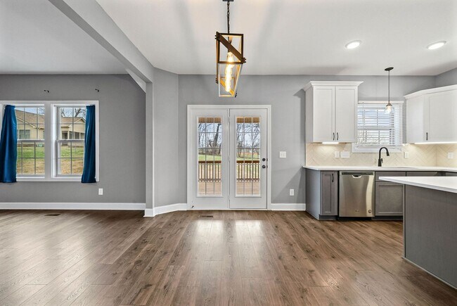 Building Photo - Pet Friendly Four Bedroom!