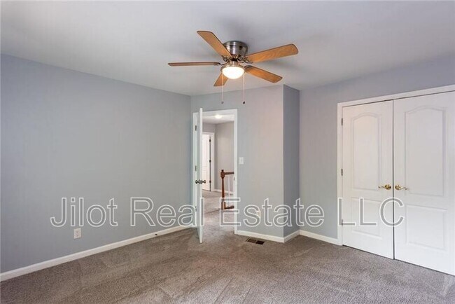 Building Photo - 483 Mountain Oaks Pkwy
