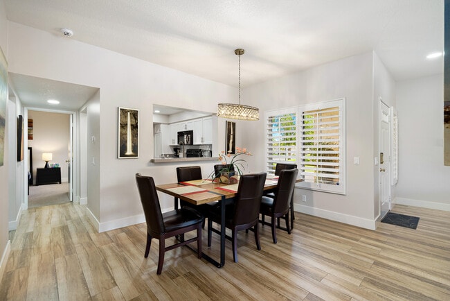 Building Photo - 139 Villa Ct