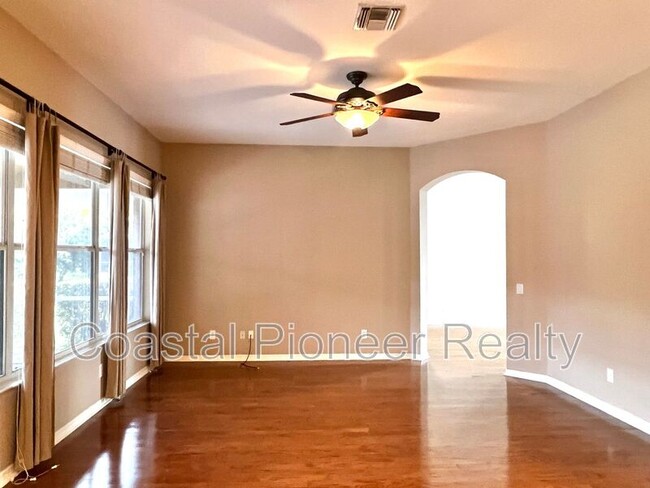 Building Photo - 9524 Greenpointe Dr