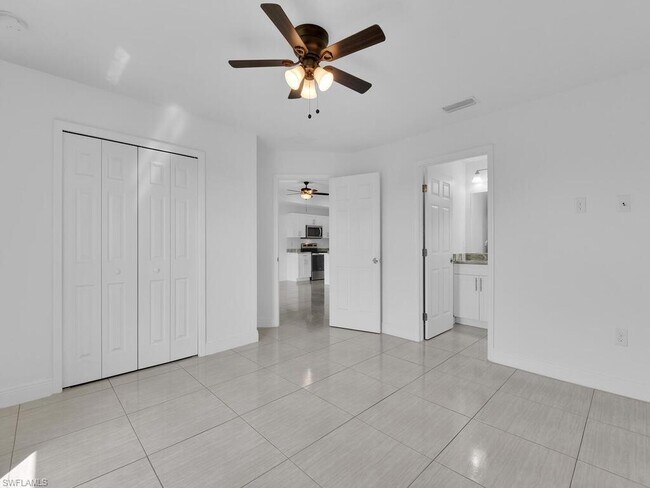 Building Photo - 716 Harry Ave S