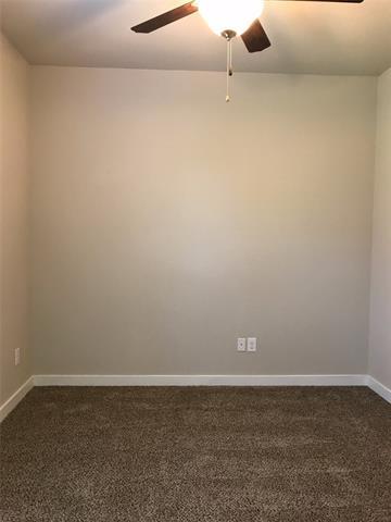 Building Photo - 906 Skyview Dr