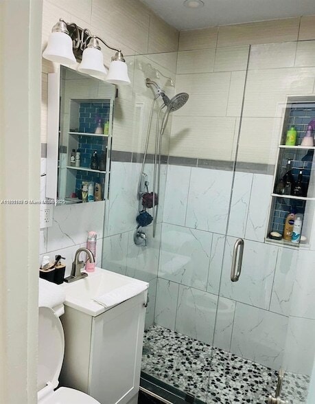 Building Photo - 872 NW 16th Terrace