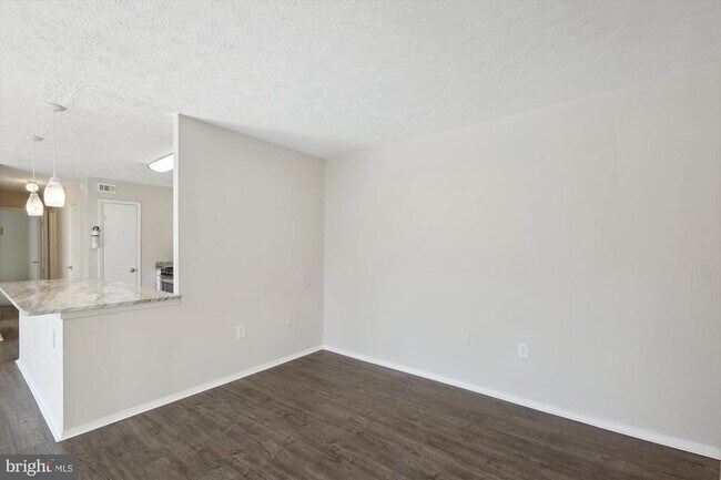 Building Photo - 12305 Braxfield Ct