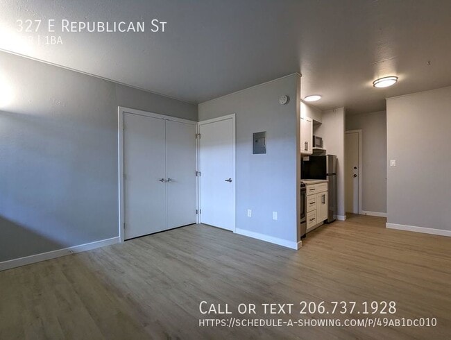 Building Photo - 327 E Republican St