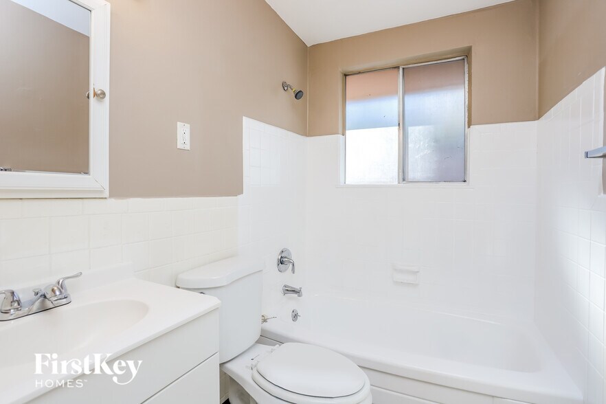 Building Photo - 31 Delores Dr