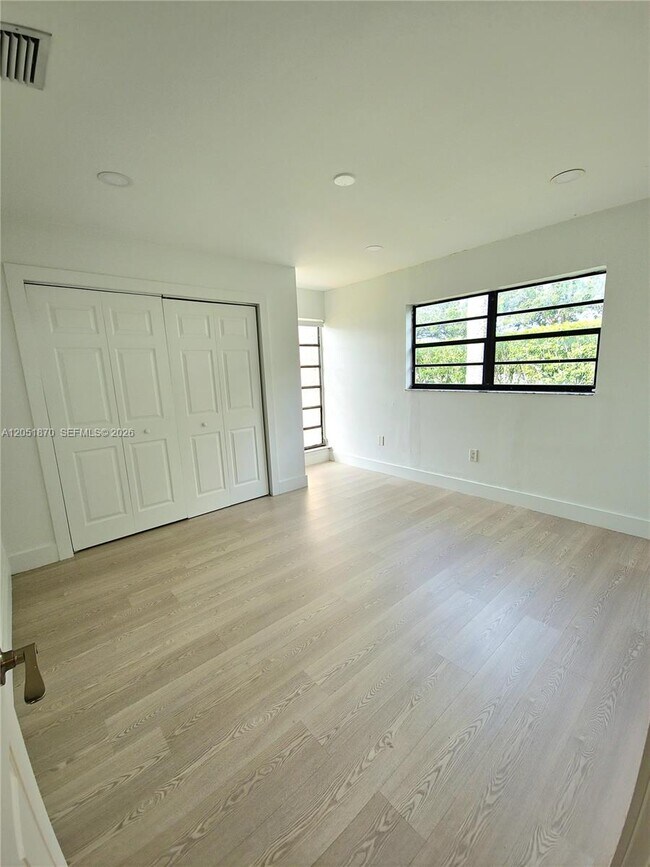 Building Photo - 14702 SW 63rd Ln