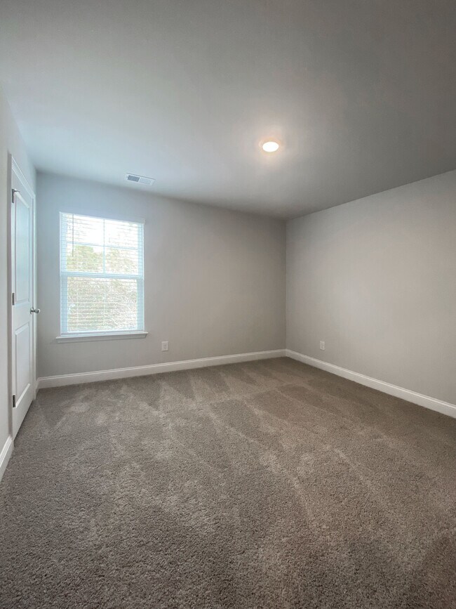 Building Photo - 6015 Forest Dell Ct