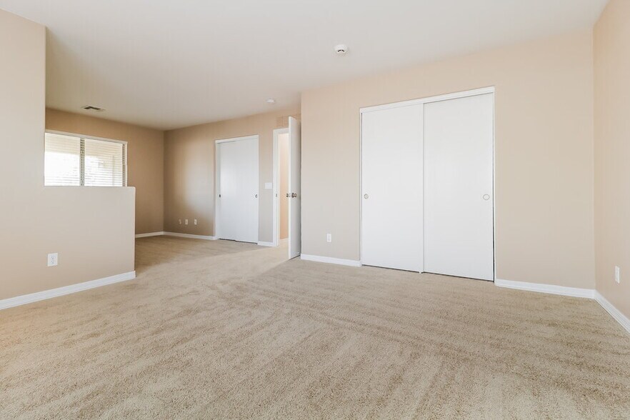 Building Photo - 3172 S 162nd Ln