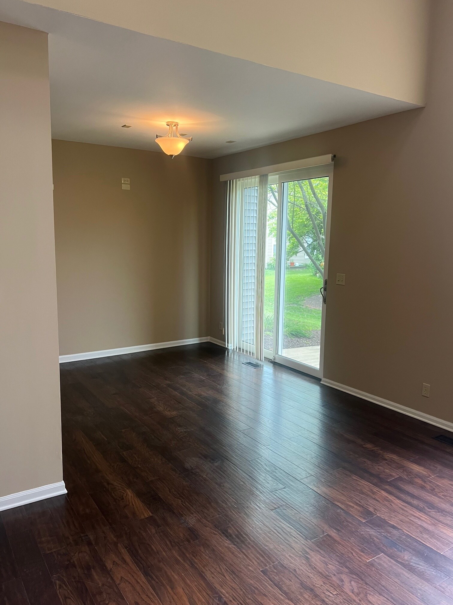 Hardwood flooring - 1452 Division Ct