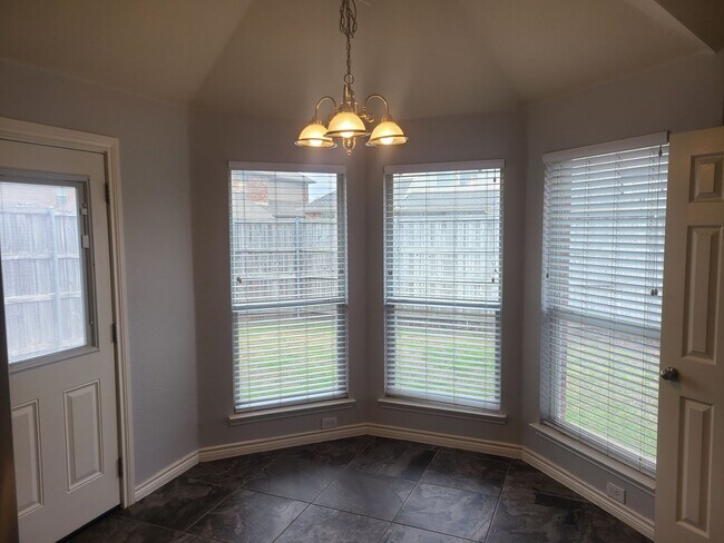 Building Photo - Rowlett Home in Great Location w/ Community Park, Pools, & Playground. Includes All Appliances!
