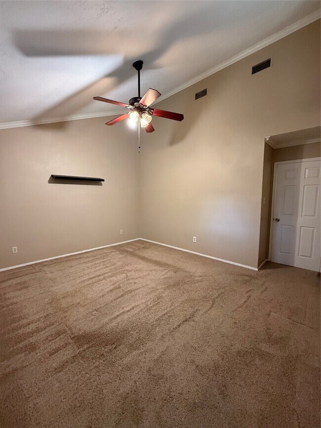 Building Photo - 15222 Flamingo Park