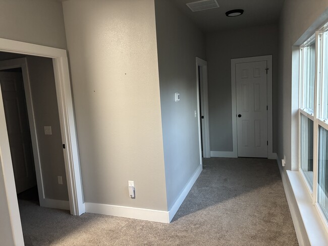 Building Photo - 277 Seamarge Ln