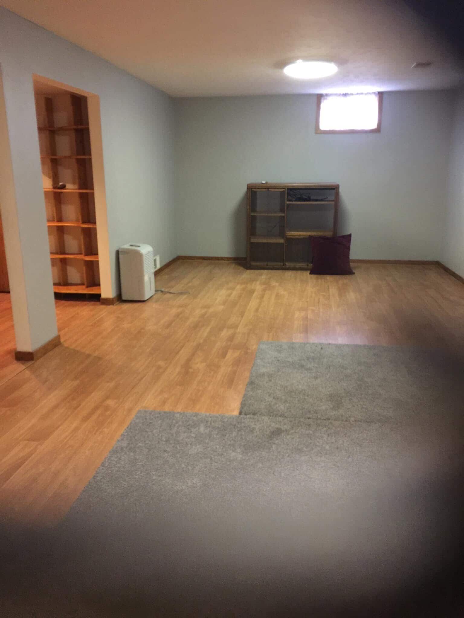 950 sq feet apt. Living / dining hardwood floors - 7230 Fox Meadow Dr NE