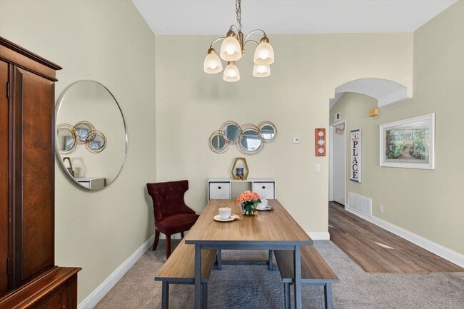 Building Photo - Elegantly Furnished Coastal Condo with Mountain Views