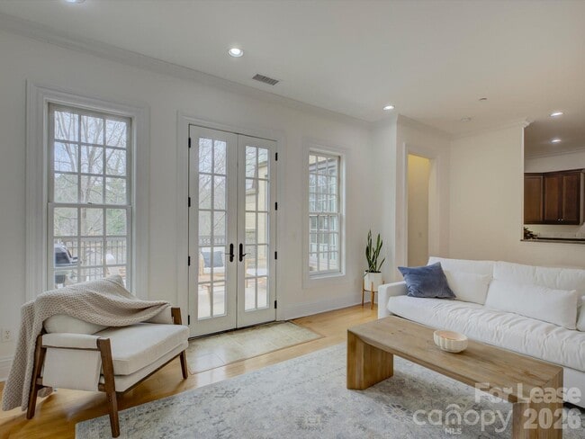 Building Photo - 3278 Park Rd