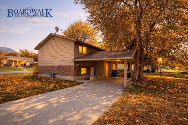 Building Photo - 661/663 N 980 W