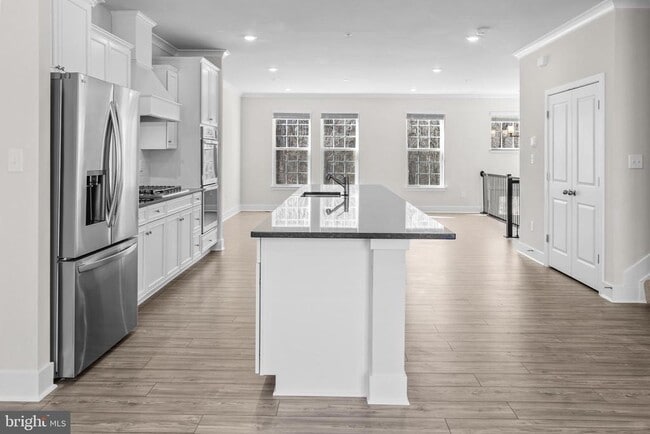 Building Photo - 1705 Water Xing Rd