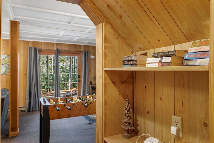 Building Photo - 161 Old Transylvania Turnpike