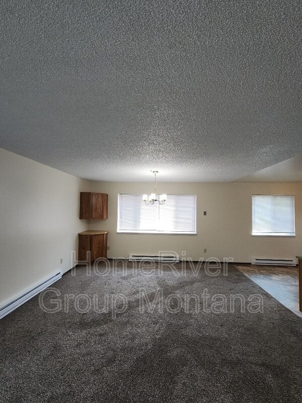 Building Photo - 2111 S 4th St W