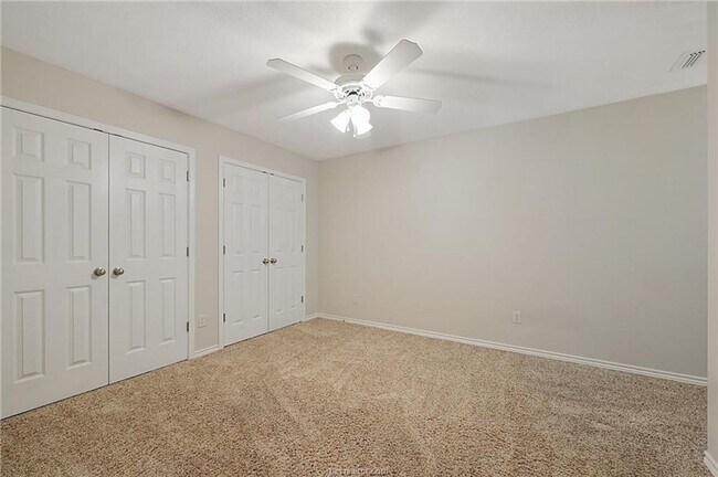 Building Photo - Adorable 3 Bed/2Bath Townhome Pre-Leasing ...