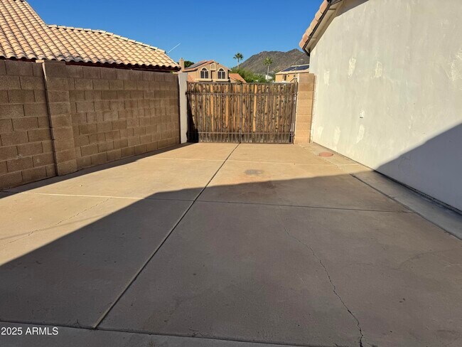 Building Photo - 5437 W Wahalla Ln