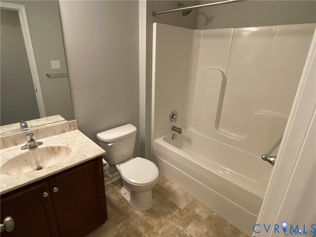 Building Photo - 8040 Rutland Village Dr