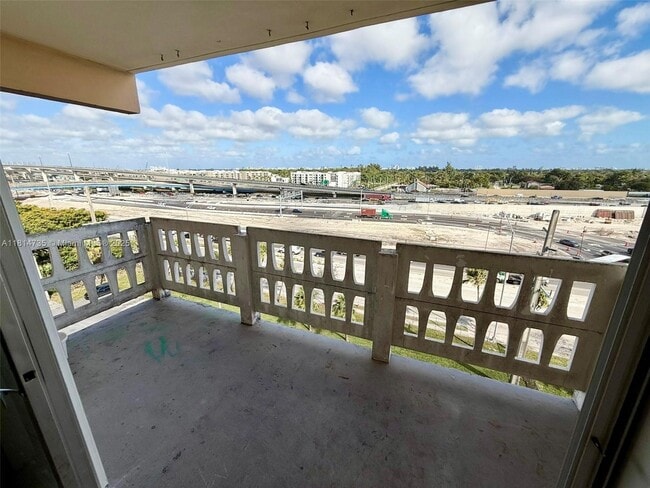 Building Photo - 15600 NW 7th Ave
