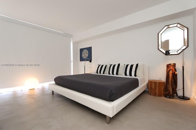 Building Photo - 1900 Sunset Harbour Dr