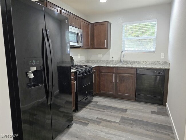 Building Photo - 1888 Molly Meadows St