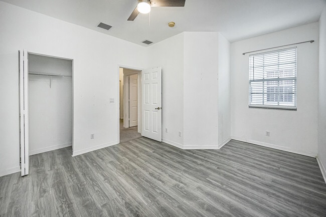 Building Photo - 3021 Grandiflora Dr
