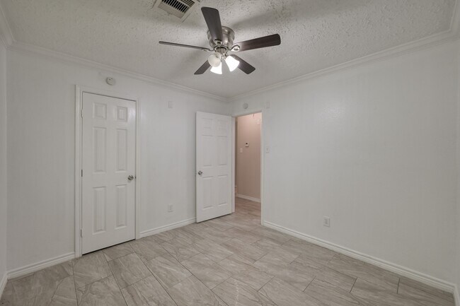 Building Photo - 25747 Timber Lakes Dr