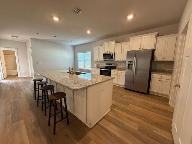 Building Photo - Pensacola - Kaheeley Ridge - 4 bedroom, 3 bathroom - lawn care included