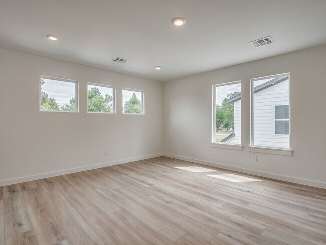 Building Photo - 2114 NW 20th St