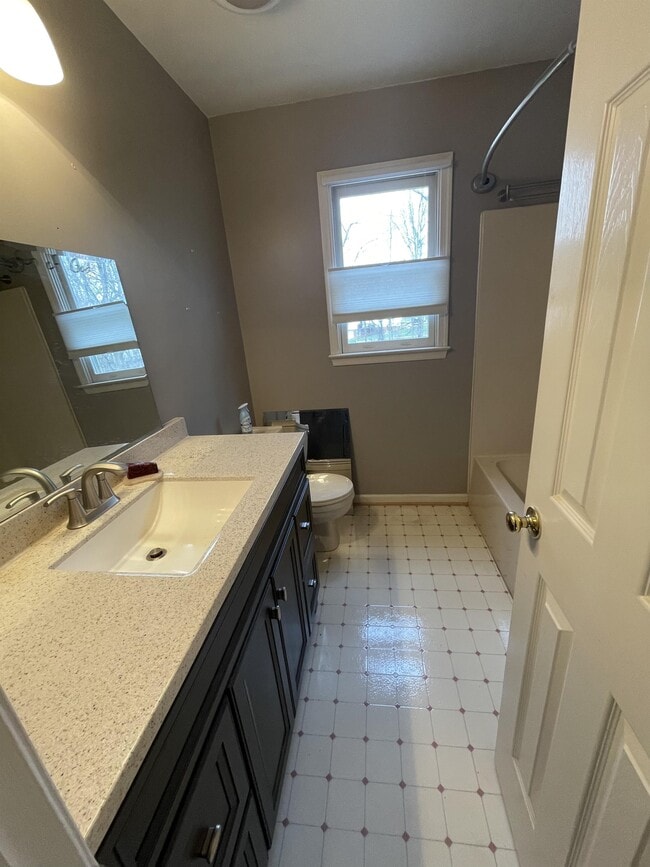 Building Photo - 288 Oak Ridge Dr