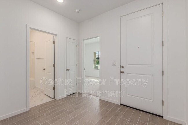 Building Photo - 3044 W Bent Tree Dr