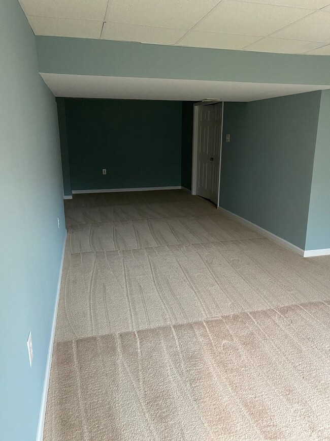 Building Photo - Townhome in Millersville