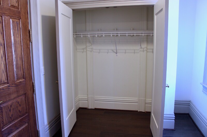 Building Photo - 1120 Reddour St